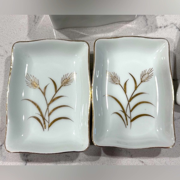 Lefton China hand painted trinket box with trays - Picture 4 of 12